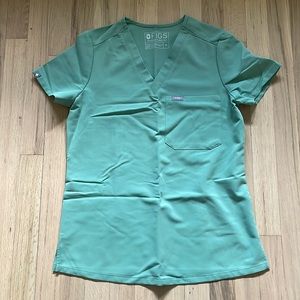 Figs Scrub Top